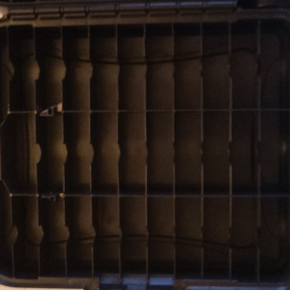 Hot Wheels Challenge Accepted Wheeled Storage Case (holds 110 vehicles) - Picture 4 of 11